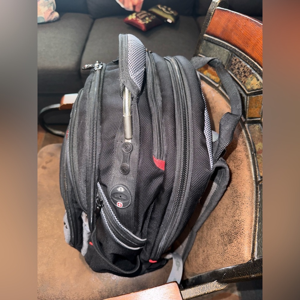 Swiss Gear Laptop Luggagee Carry On Backpack - Picture 3 of 14